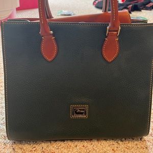 Dooney & Bourke hand bag